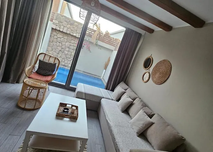 One Bedroom Private Pool *